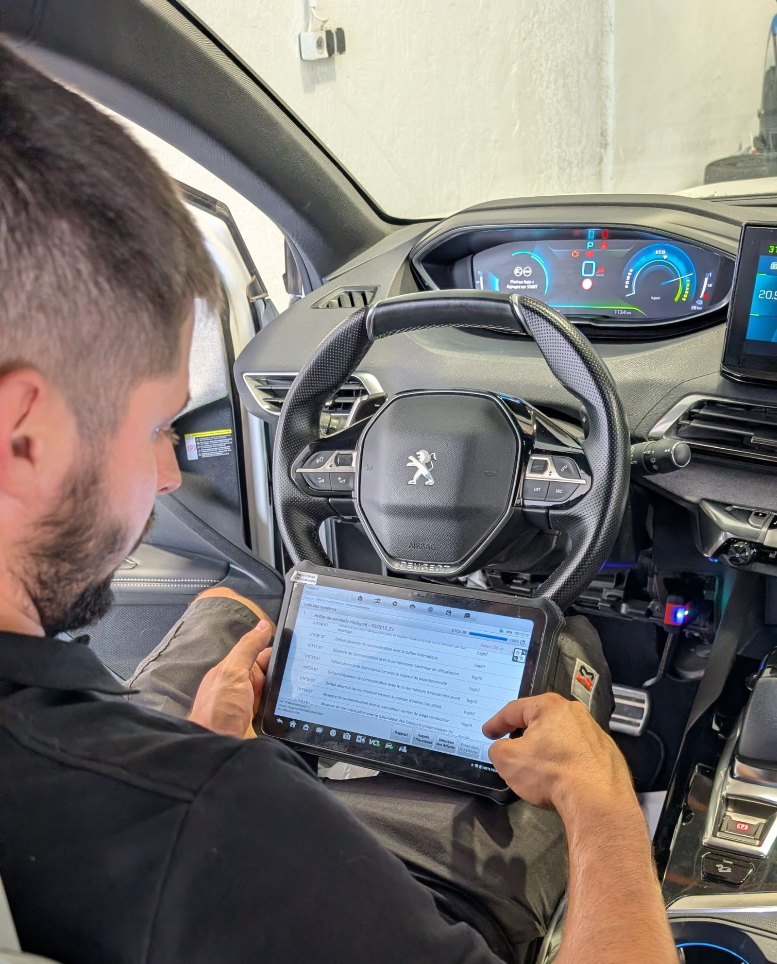 analyse codes defauts voiture electrique et hybride nice cannes frejus ev garage riviera 06 83